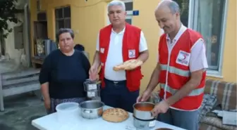 Öngel, Kızılay Gönüllüsü Olarak Sıcak Yemek Dağıttı