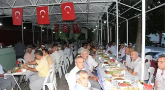 Tarsus'ta Muhtarlar Protokole İftar Yemeğinde Buluştu