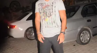 Oyuncu Mehmet Aslan Tek Başına Poz Verdi