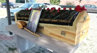 Saz Ustası Nergiz Toprağa Verildi