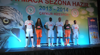 Çaykur Rizespor'un Yeni Sezon Formaları Tanıtıldı