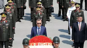 Yüksek Askeri Şura Üyeleri Anıtkabir'i Ziyaret Etti