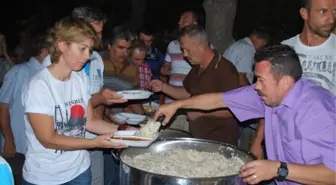 Küçükköy'de Meçhul Hayırseverden İftar Yemeği