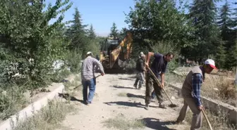 Çay Asri Mezarlığı Bayrama Hazır