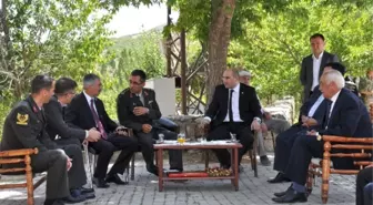 Hizan'da Resmi Bayramlaşma Töreni