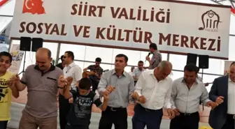 Siirt'te Halaylı Bayram Kutlaması