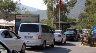 Ölüdeniz'de Bayram Trafiği Çilesi