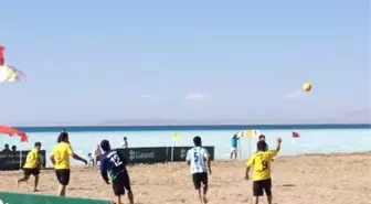 Çiçekli'de Plaj Futbolu Turnuvası