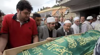 Fethiye'deki Deniz Kazasında Ölen Haydar Baş'ın Yeğeni, Trabzon'da Toprağa Verildi