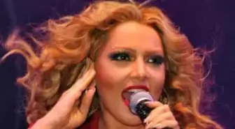 Hadise: Bülent Ersoy'un Makyajına Bayılıyorum