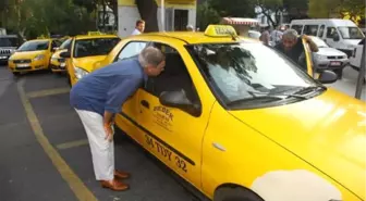 Erol Aksoy Bebek'te Taksici İle Pazarlık Yaptı