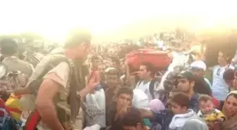 Bm: Suriye'den 2 Günde 17 Bin Kişi Kuzey Irak'a Geçti