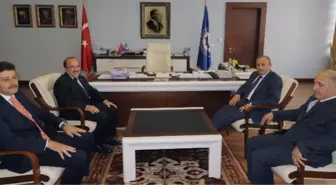 Vali Kızılcık'tan, Başkan Gümrükçüoğlu'na Veda Ziyareti