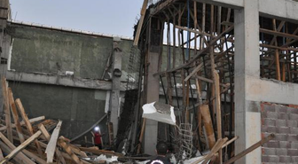 İnşaatta Kalıplar Betonla Birlikte Çöktü: 4 Yaralı