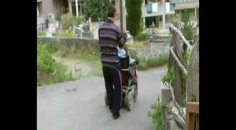 Doğuştan Engelli Olan Çocuğun Evinin Duvarına Asansör Yapıldı