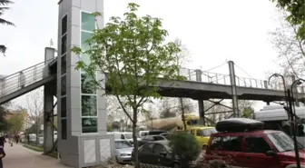 Akçaabat'ta Engelli Üst Geçit Asansörü Açıldı