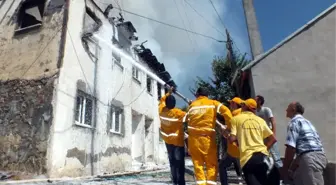 Koyulhisar'da Ahşap Evde Yangın Çıktı