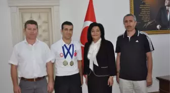 Olimpiyat Üçüncüsü Esenboğa'dan Valiye Ziyaret