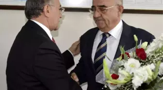 En Yaşlı Dekandan Görevi Devraldı