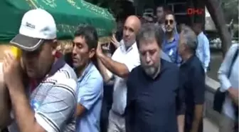 Ahmet Hakan'ın Babası Toğrağa Verildi