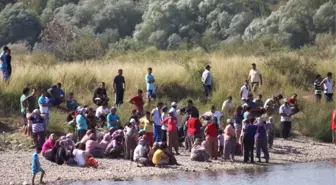 Balık Avlamak İçin Girdiği Irmakta Boğuldu