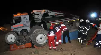 Uşak'ta Traktör Uçurumdan Düştü