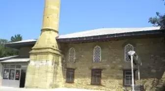2. Murat'ın Yaptığı Cami 570 Yıldır Hizmet Veriyor