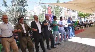 CHP'li Baş, Kızının Düğününde Hediye Takı Kabul Etmedi