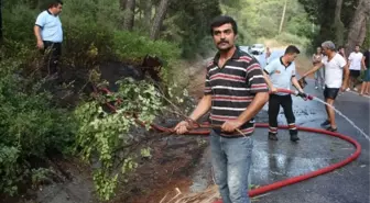 Antalya'da Motosiklet Yangını Çalılıklara Sıçradı