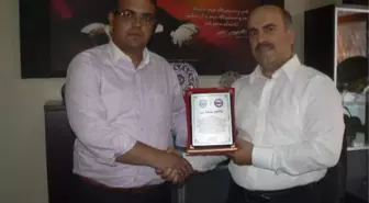 Büro Memur Sen'den Bozüyük Sgk Müdürü Şahin'e Teşekkür Plaketi