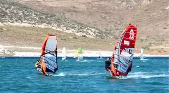 Windsurf'te Arkas Spor Rüzgarı