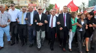 CHP'nin Kuruluş Yıldönümünde Türkülü Şarkılı Yürüyüş