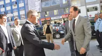 Hakkari Valisi, Belediye Başkanını Ziyaret Etti