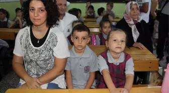 Minik Öğrenciler İlk Dersi Anne ve Babalarıyla Yaptı