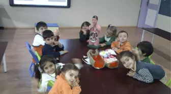 Minikler Akıllı Tahtada Öğrenecek