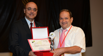 TÜBA Asli Üyesi Prof. Dr. Metin Arık 2013 Yılı Türk Fizik Derneği Onur Ödülünü Aldı