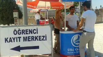 Ülkü Ocakları Danışma Standı Açtı