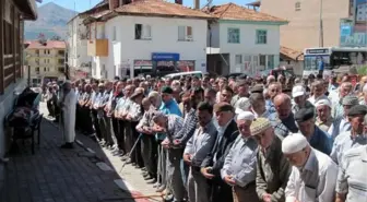 Ağlasun'da Cinnet Kurbanı 2 Kardeş, Gözyaşlarıyla Uğurlandı