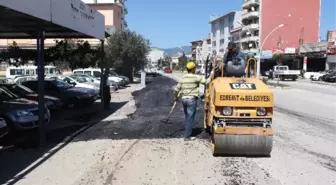 Edremit'te Bozuk Yollar Onarılıyor