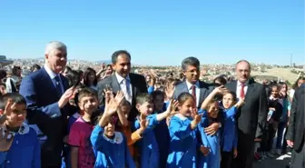 Uşak'ta Ders Başı Törenle Başladı