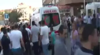 İstanbul Kadıköy'de Sürücü, Pazara Daldı, 6 Yaralı