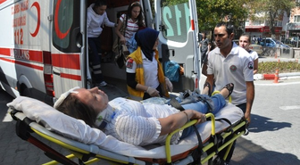 Üniversite Kaydı Yolunda Kaza: 4 Yaralı