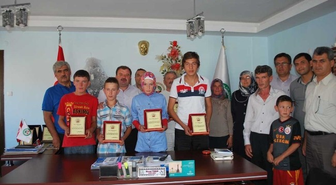 Başkan Torun Başarılı Öğrencileri Ödüllendirdi
