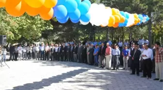 Niğde Belediye Başkanlığı Niğde Kalesine Aile Çay Bahçesi Yaptı