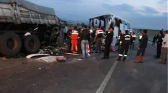 Afyonkarahisar'da Katliam Gibi Kaza: 7 Ölü, 25 Yaralı