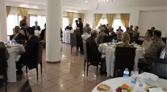 Tuğgeneral Özoğlu'ndan, Şehit Aileleri ve Gaziler Onuruna Yemek