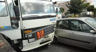 Freni Patlayan Tanker Kırmızı Işıkta Duran Otomobile Çarptı