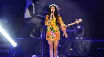 Lana Del Rey'i İstanbul Konserinde 15 Bin Kişi İzledi