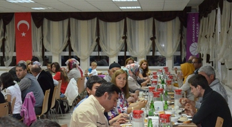 Bozder'den Gaziler Onuruna Yemek