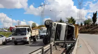 Ataşehir'de TIR Devrildi: 1 Yaralı